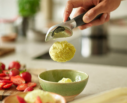 [hidden] [lifestyle] Elevate™ Ice-cream Scoop - 20226 - Image 2