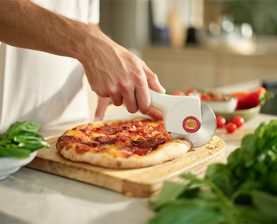 [hidden] [lifestyle] Ringo™ Easy-clean Pizza Cutter - 20232 - Image 2