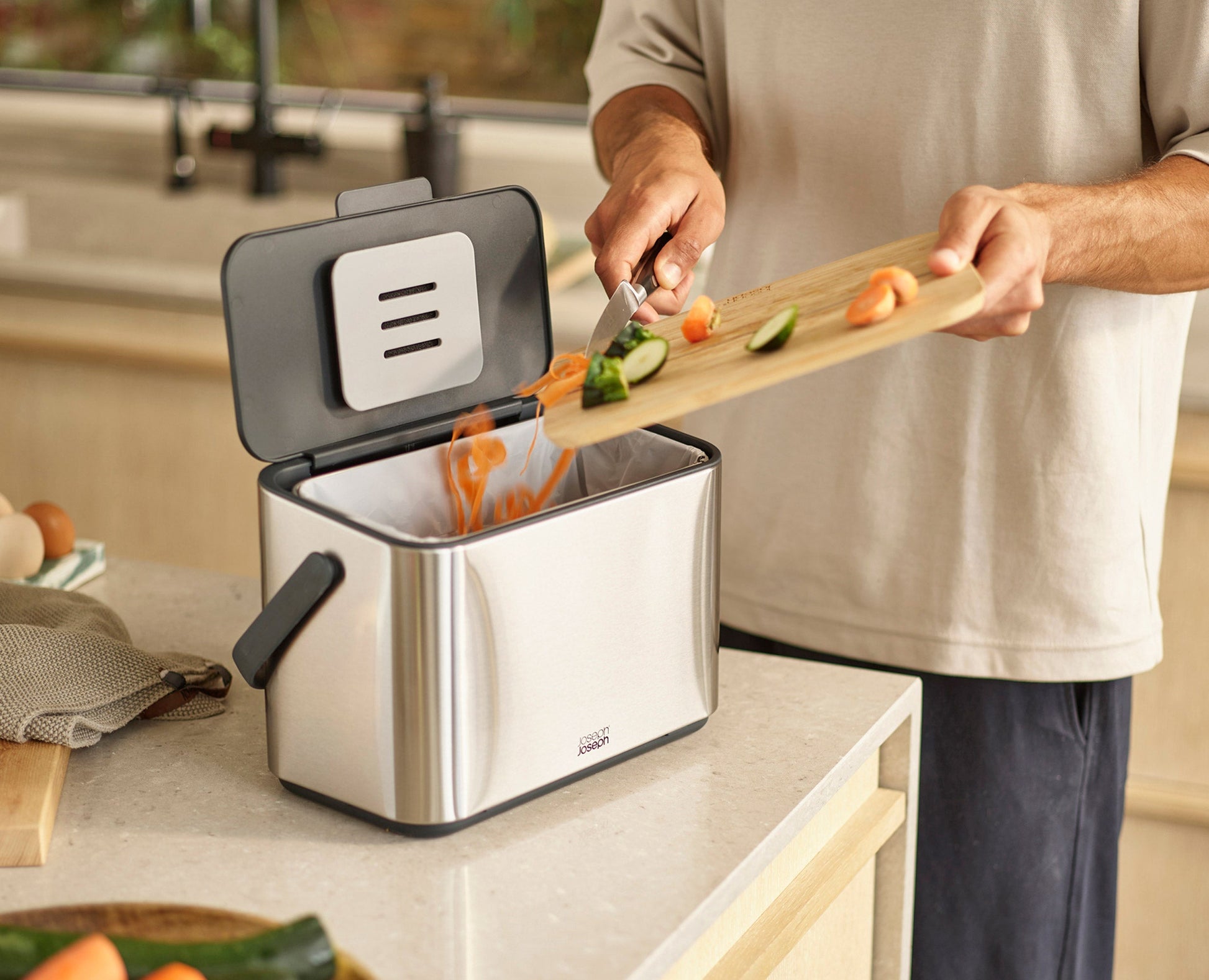 [half-width] Collect™ 4L Stainless-steel Food Waste Caddy Starter Set