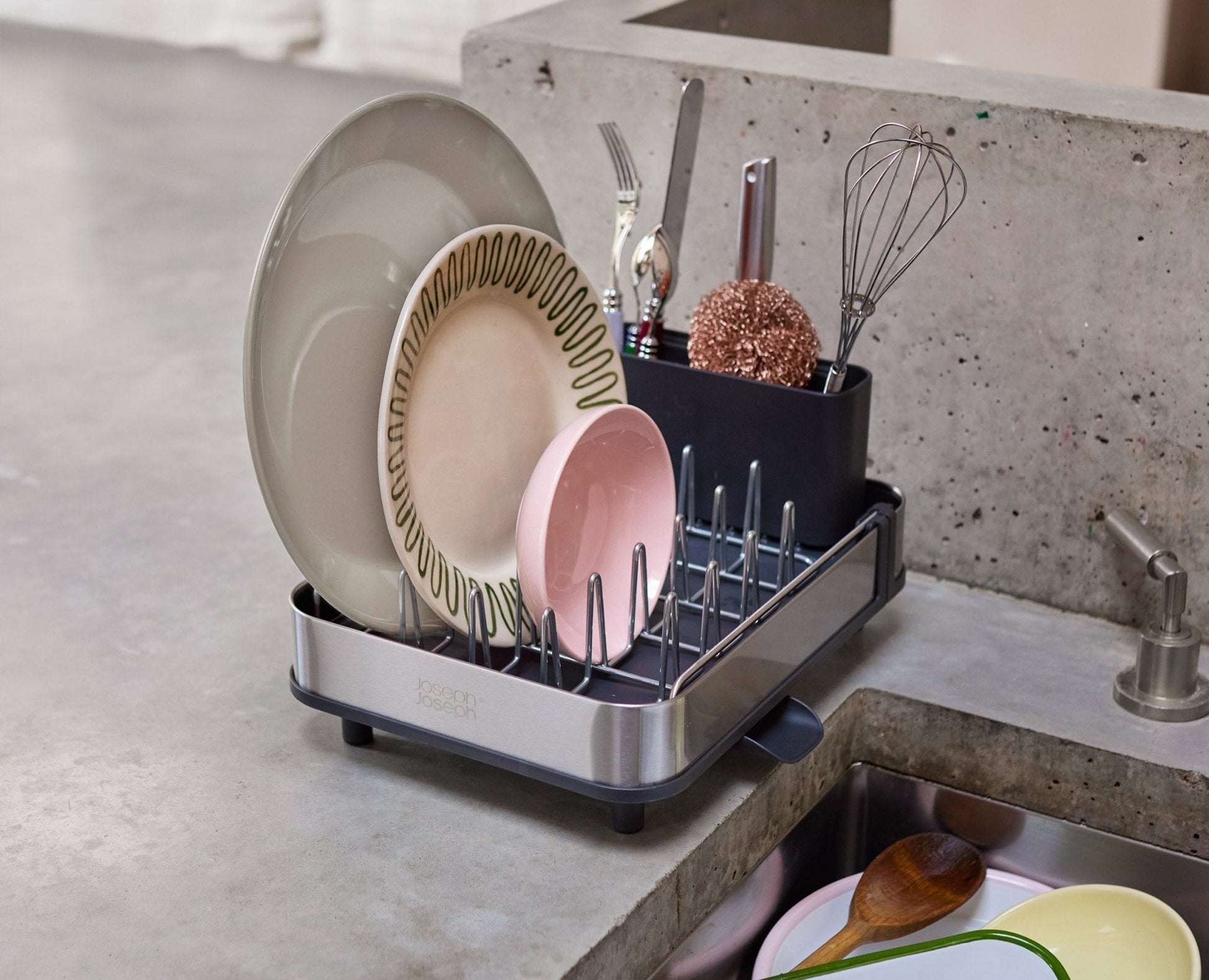 [half-width] Extend™ Slim Steel Expandable Grey Dish Drainer