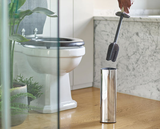 [hidden] [lifestyle] Flex™ 360 Luxe Toilet Brush with Stainless-steel Finish - 70583 - Image 2
