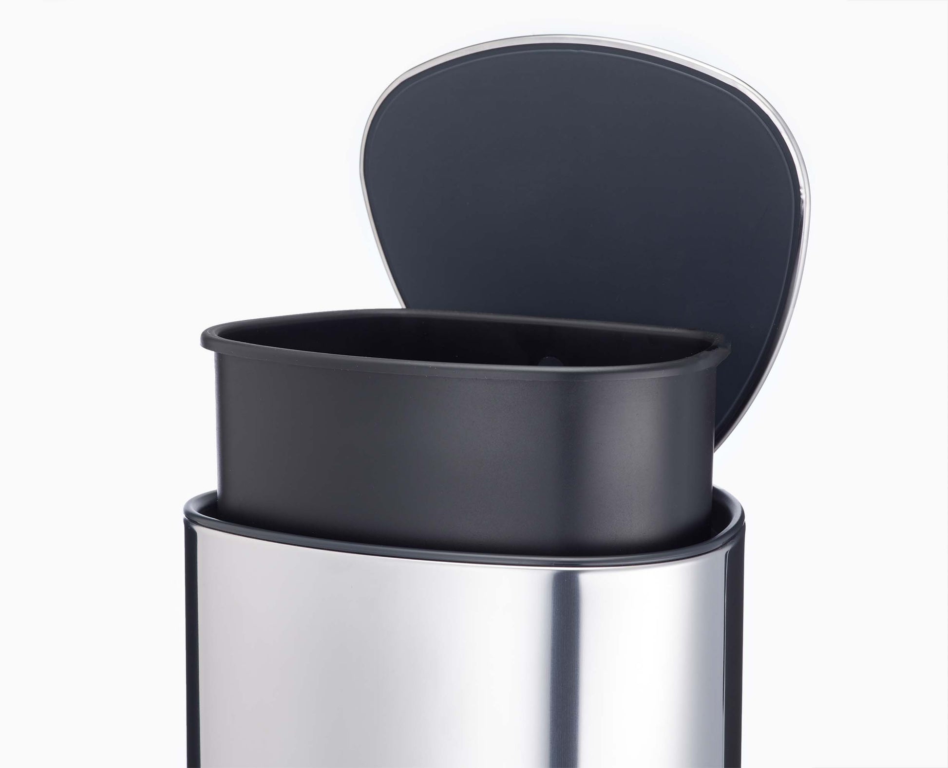 [half-width] EasyStore™ Luxe 5L Pedal Bin - 70596 - Image 6