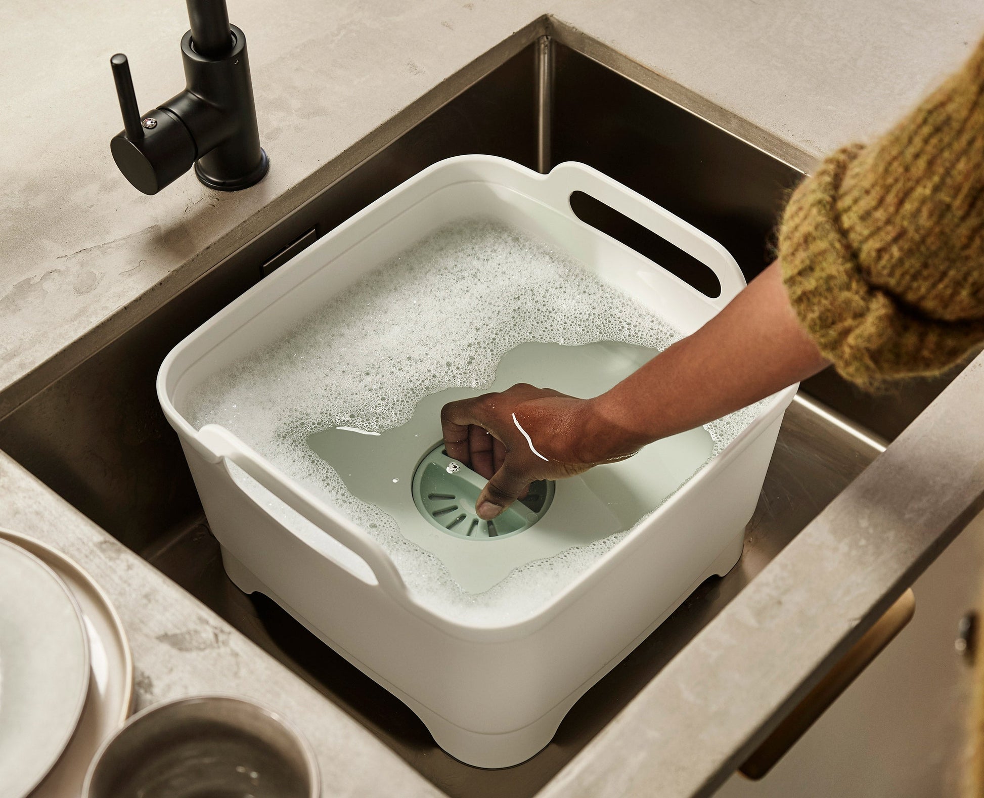 [half-width] 3-piece Stone Green Drainer, Washing-up Bowl & Brush Set
